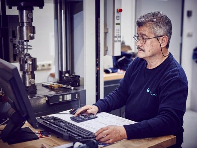 tensile-testing-laboratory